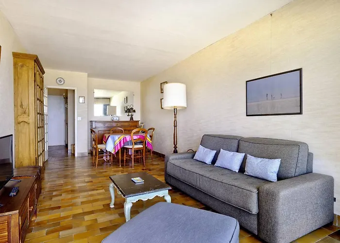 Pereire - T2 Front De Avec Balcon Et Parking - Fr-1-433-26