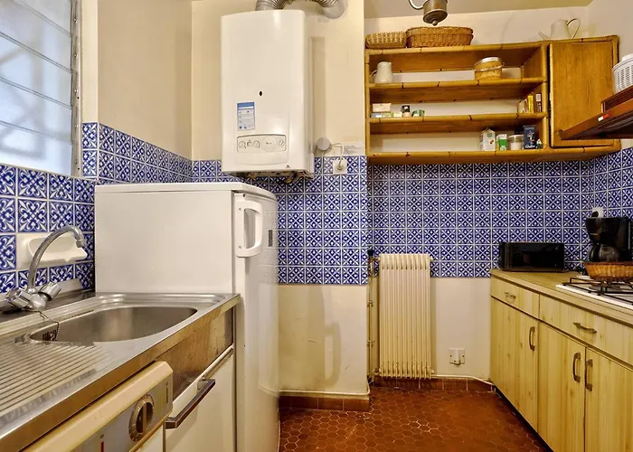 Pereire - T2 Front De Avec Balcon Et Parking - Fr-1-433-26 Apartment *